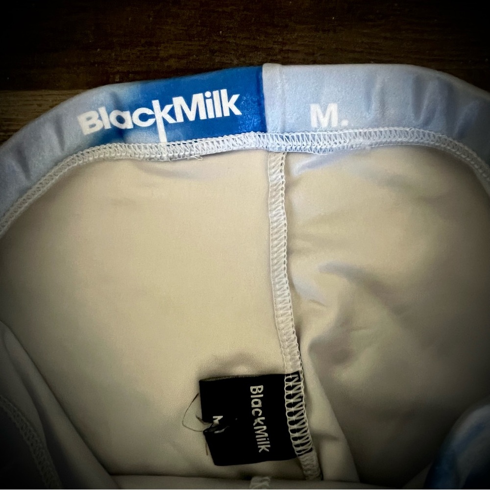 BlackMilk leggings with white clouds and blue sky print M - Picture 6 of 8